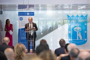 Javier Fernández Arribas, presidente del CIP, dando su discurso