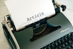 ¿Debe un periodista tener el graduado para ejercer?
