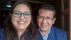 Exiliados o en prisión: periodistas de Ecuador y China ganan premio CPJ a libertad prensa