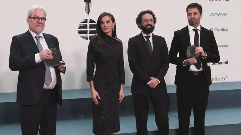 La reina Letizia preside los Premios de Periodismo de El Mundo
